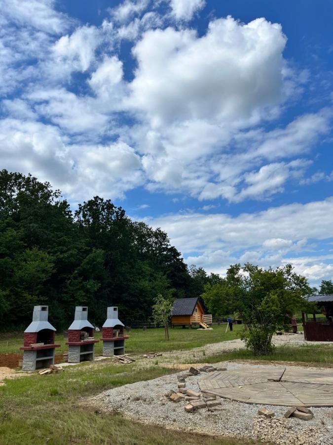 Hotel Green River - Robinzonski Kamp Duga Resa Zewnętrze zdjęcie
