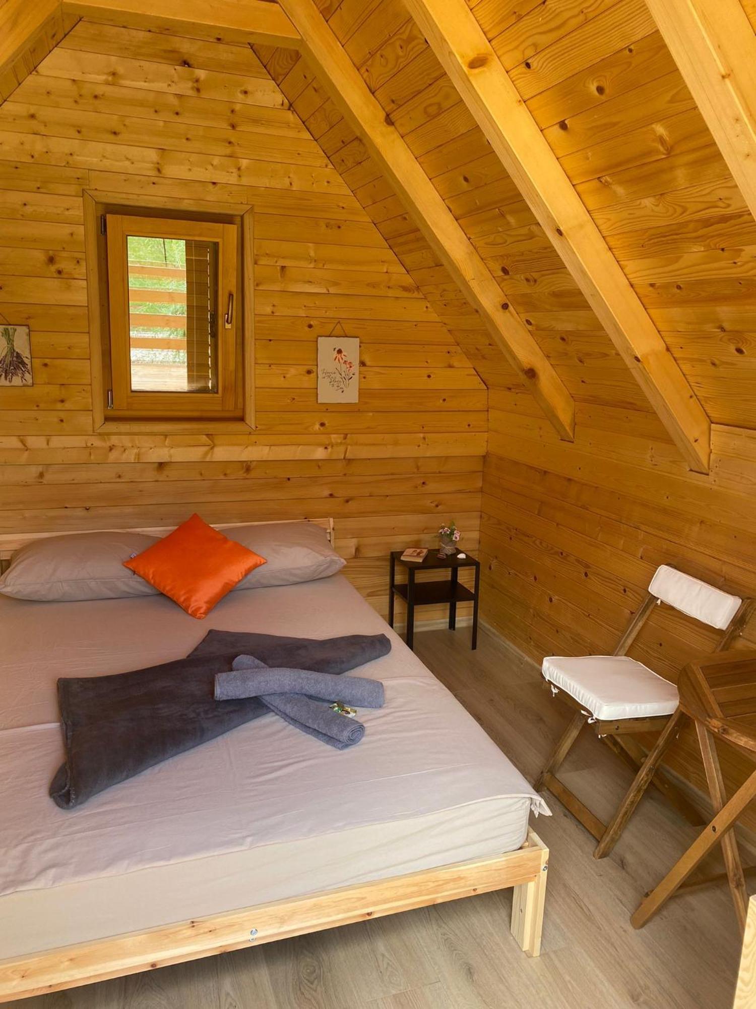 Hotel Green River - Robinzonski Kamp Duga Resa Zewnętrze zdjęcie
